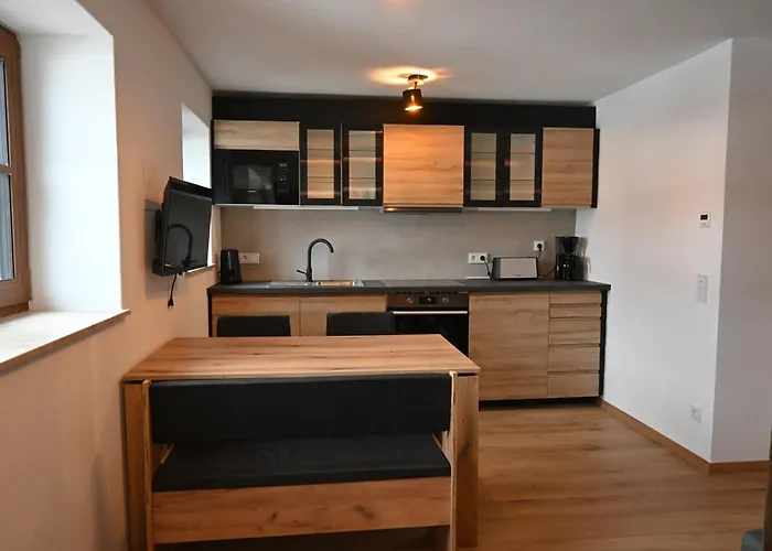 Nicky And Apartament *