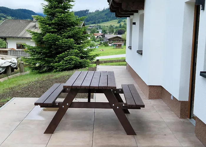 Nicky And Apartament *