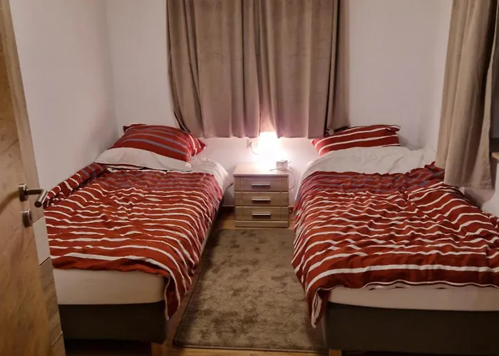 Nicky And Apartament *