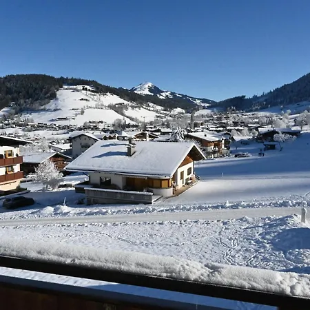 Nicky And شقة نيديراو