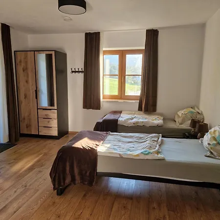 Nicky And نيديراو