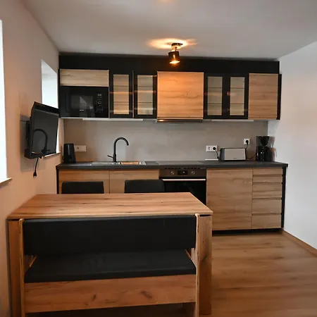 Nicky And Apartmán *