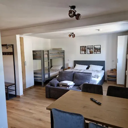 Nicky And Apartmán *